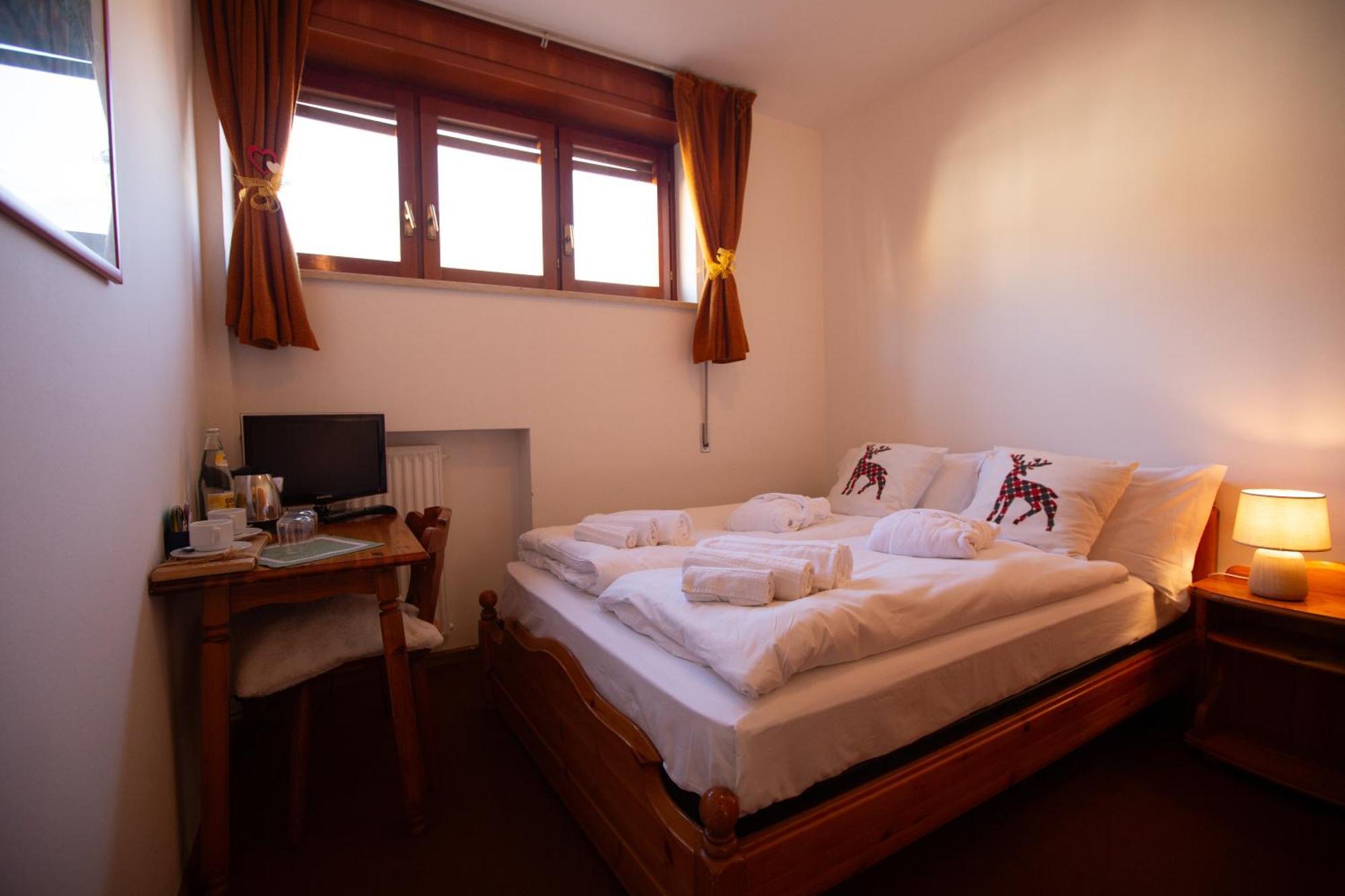 Bike & Bikers Hotel Restaurant Ampezzo Exterior photo