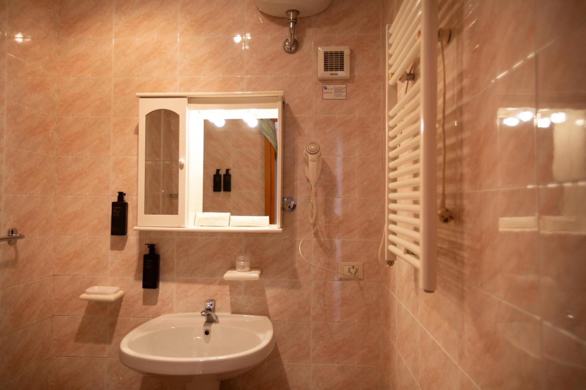 Bike & Bikers Hotel Restaurant Ampezzo Exterior photo